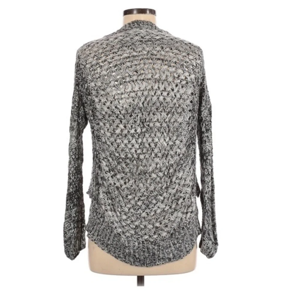 Lulumari S/M Women’s‎ grey cable knit high low long sleeve crew neck sweater